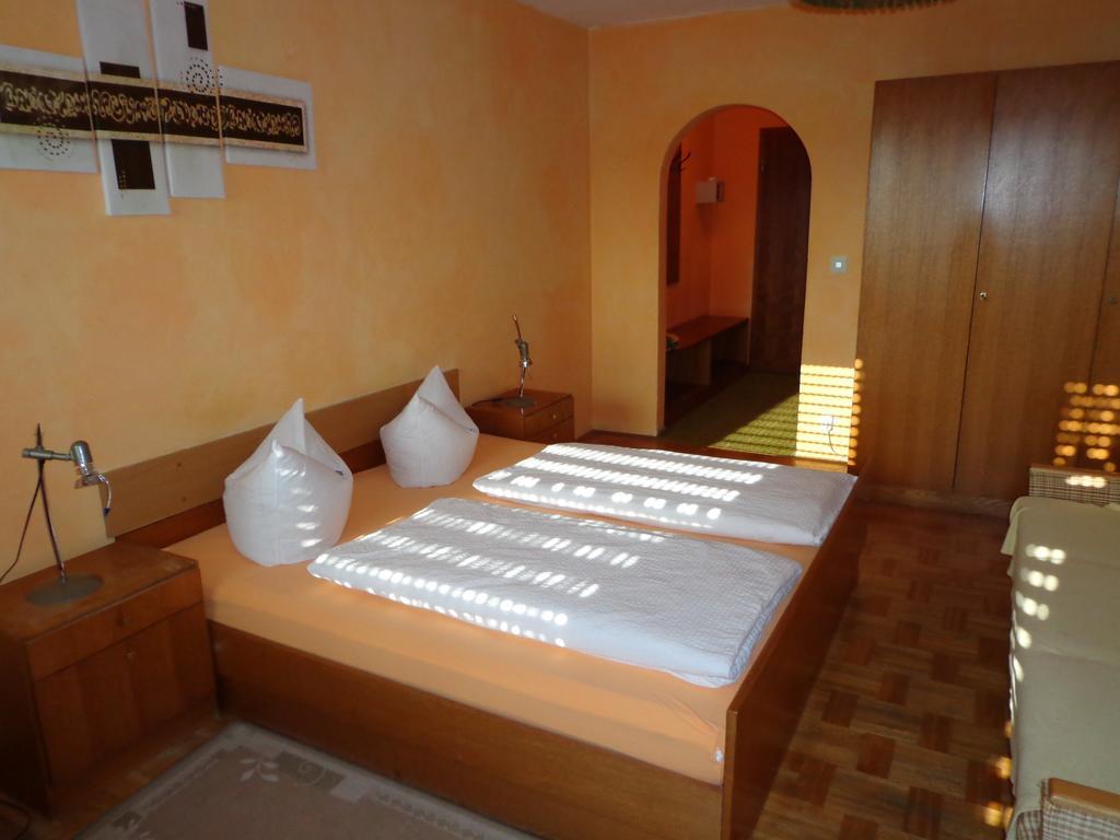 Gasthof - Pension Schamberger นูเคอร์เคน ไบม์ ไฮลิเงน บลูท ภายนอก รูปภาพ