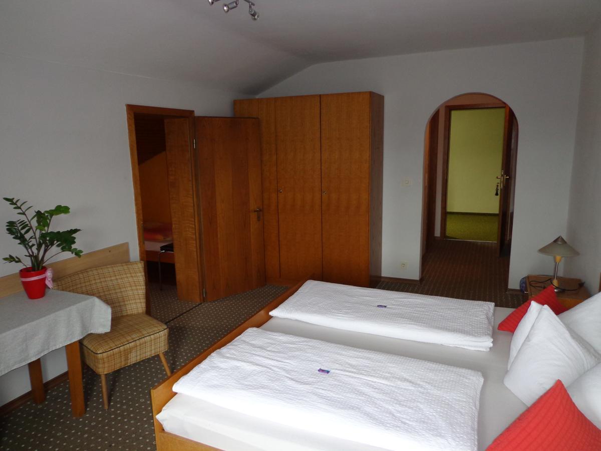 Gasthof - Pension Schamberger นูเคอร์เคน ไบม์ ไฮลิเงน บลูท ภายนอก รูปภาพ