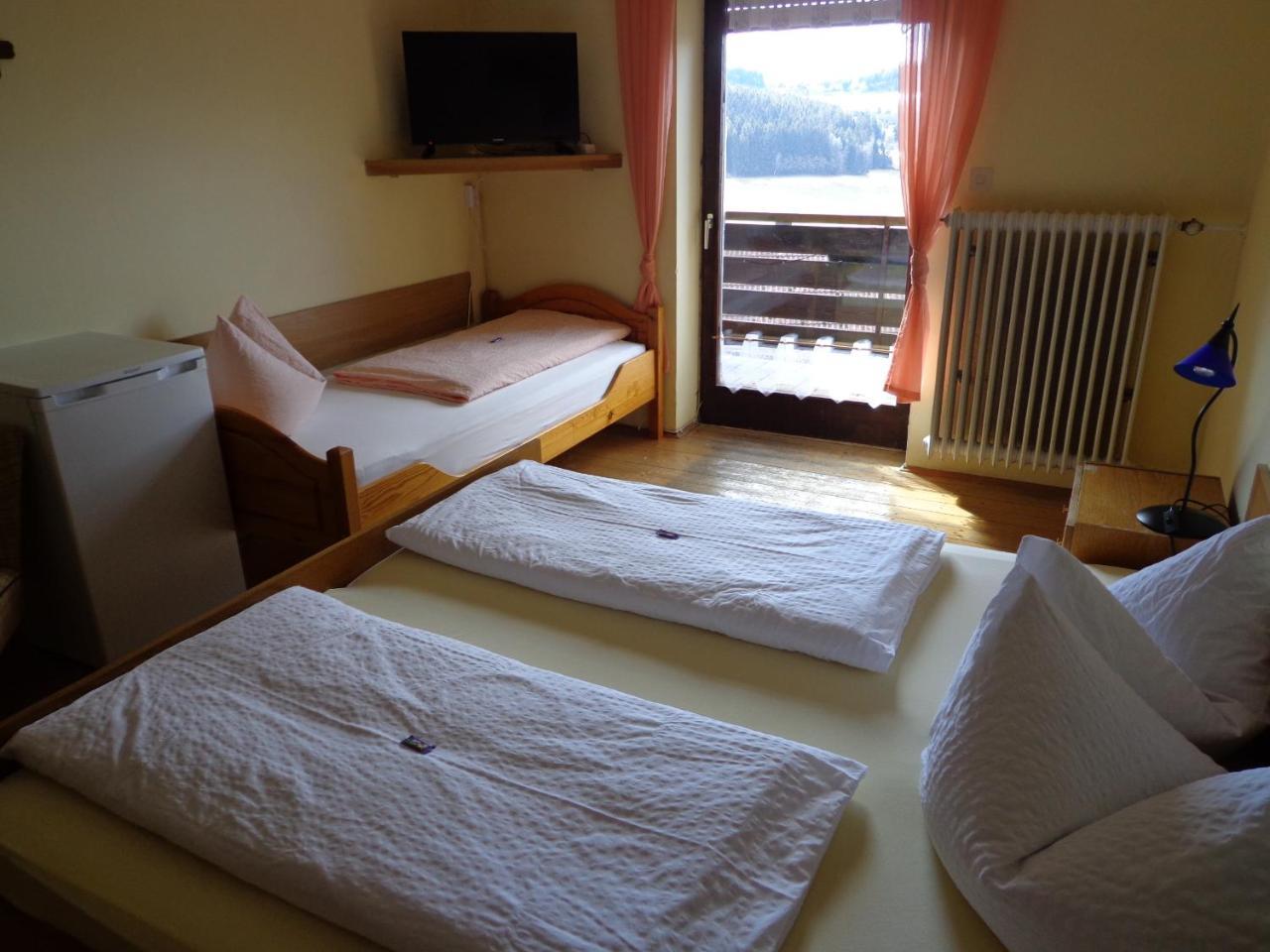 Gasthof - Pension Schamberger นูเคอร์เคน ไบม์ ไฮลิเงน บลูท ภายนอก รูปภาพ